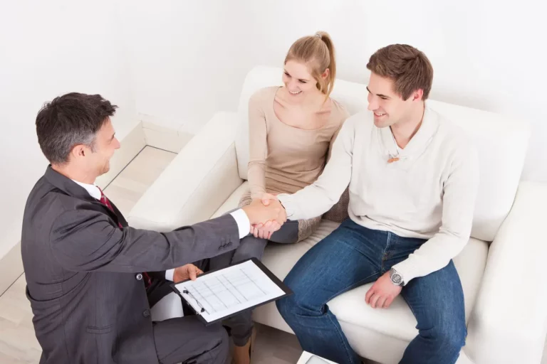 5 Reasons to Hire Insurance Lawyers